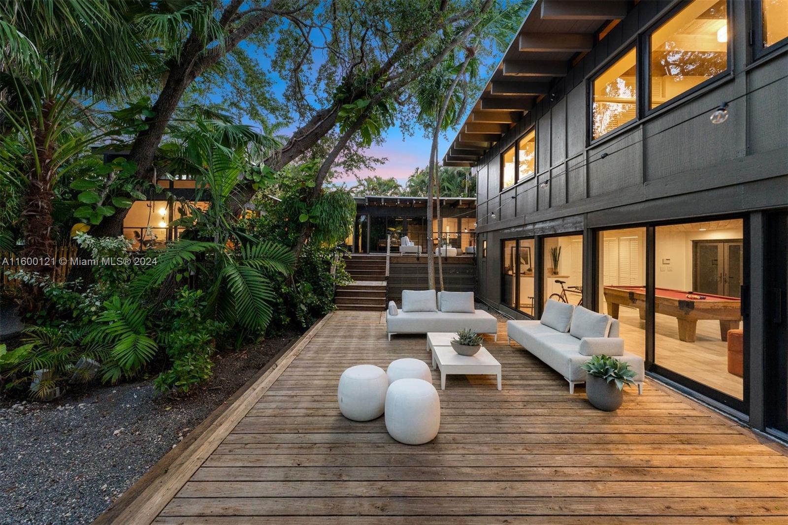 PINECREST MANOR 1ST ADDN - Residential