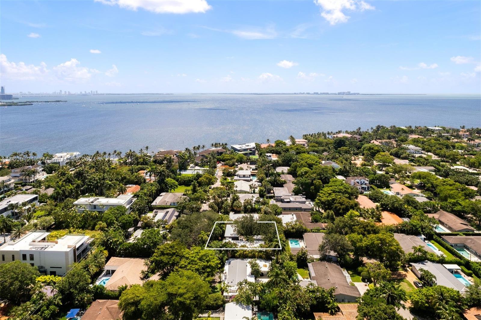 PINECREST MANOR 1ST ADDN - Residential