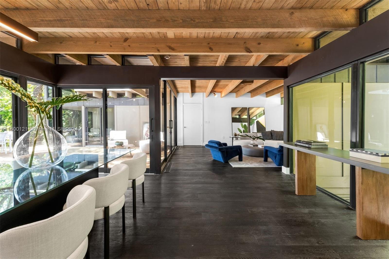 PINECREST MANOR 1ST ADDN - Residential