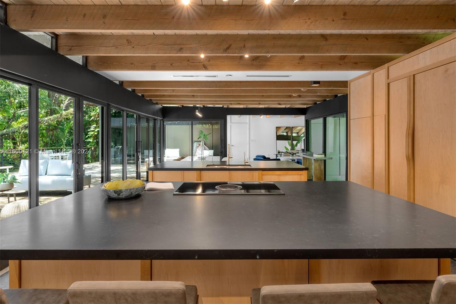 PINECREST MANOR 1ST ADDN - Residential