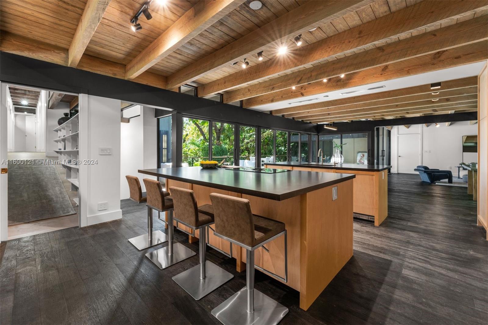 PINECREST MANOR 1ST ADDN - Residential