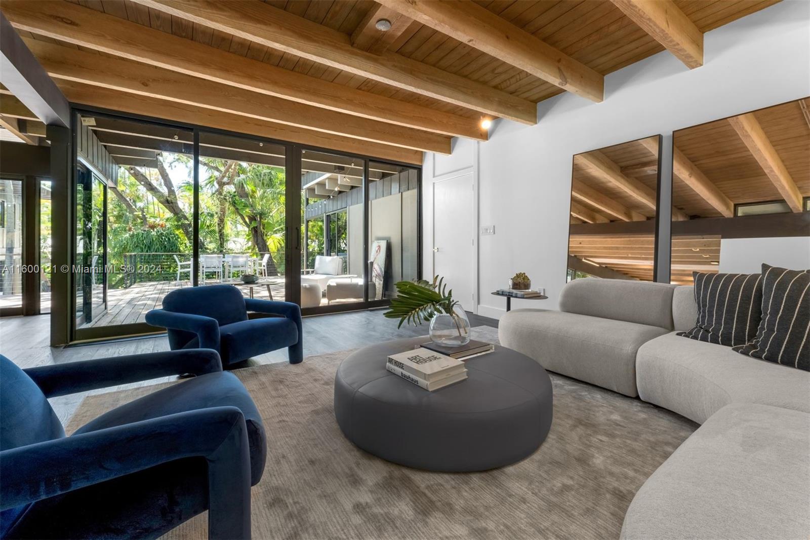 PINECREST MANOR 1ST ADDN - Residential