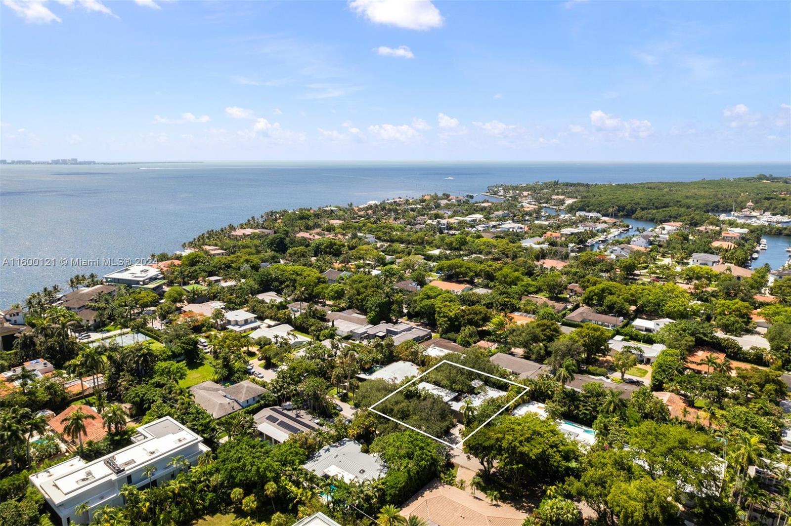 PINECREST MANOR 1ST ADDN - Residential