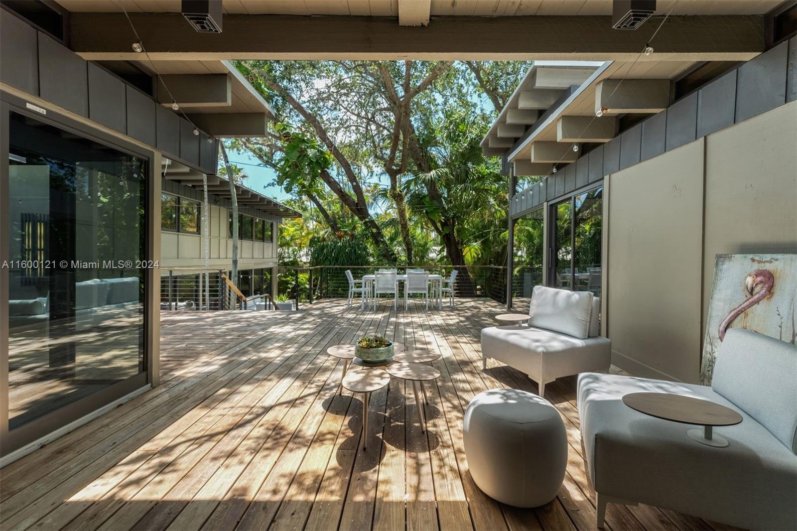 PINECREST MANOR 1ST ADDN - Residential