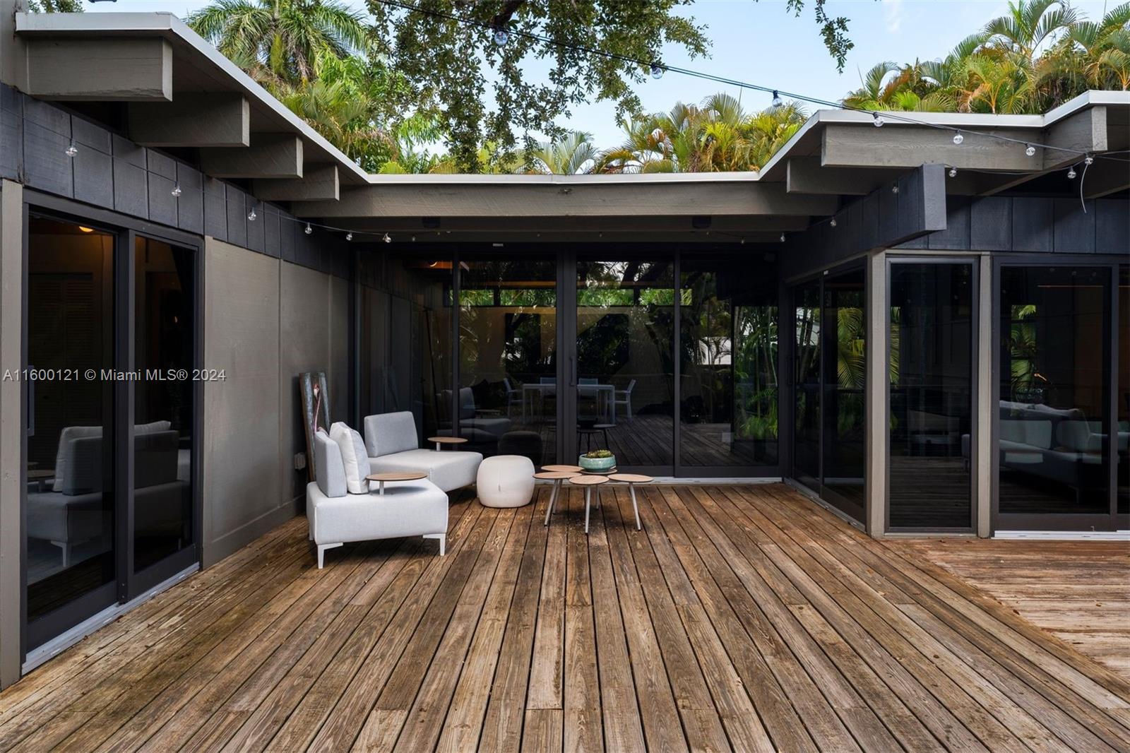 PINECREST MANOR 1ST ADDN - Residential