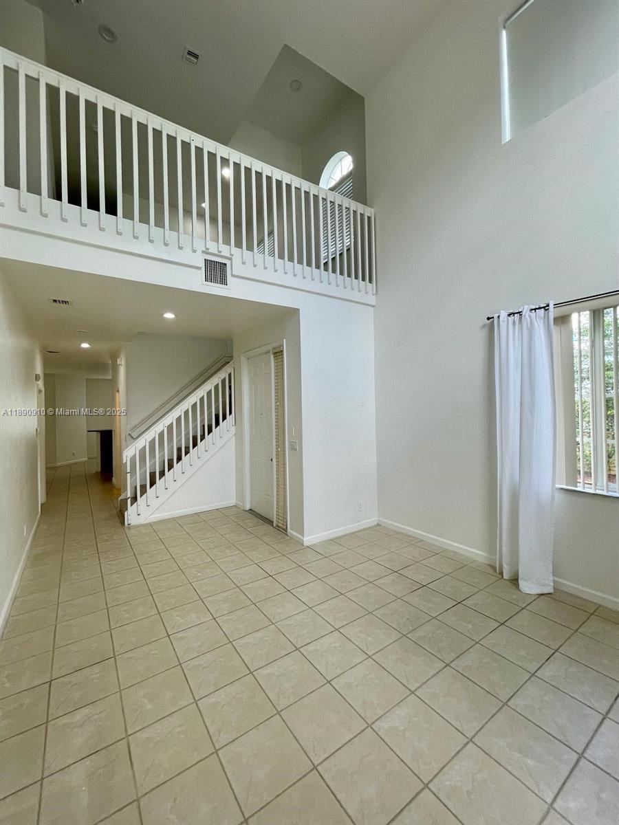 VILLAS AT OAK HAMMOCK - Residential Lease
