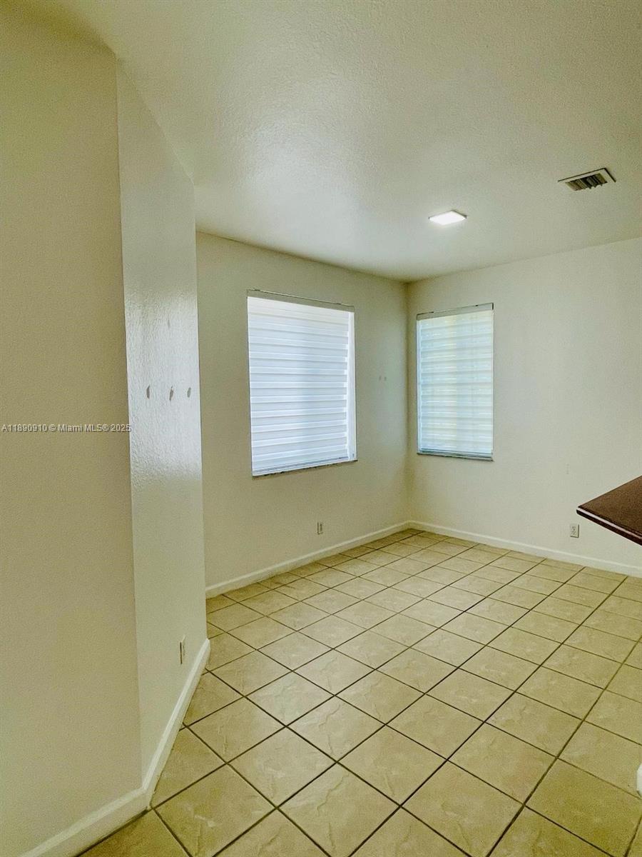 VILLAS AT OAK HAMMOCK - Residential Lease