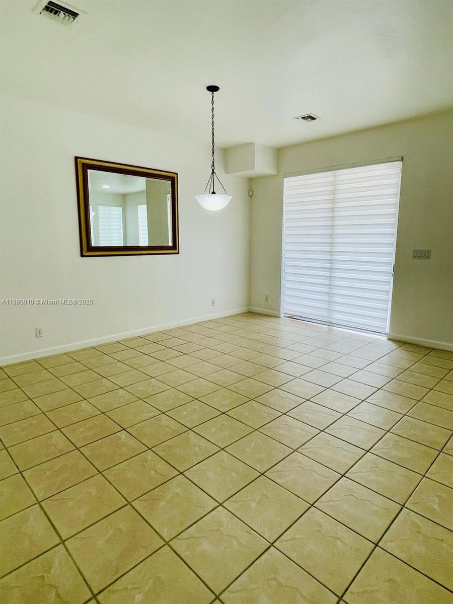 VILLAS AT OAK HAMMOCK - Residential Lease