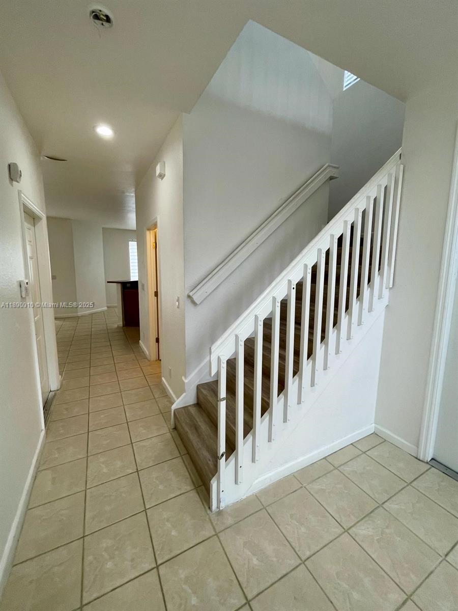 VILLAS AT OAK HAMMOCK - Residential Lease