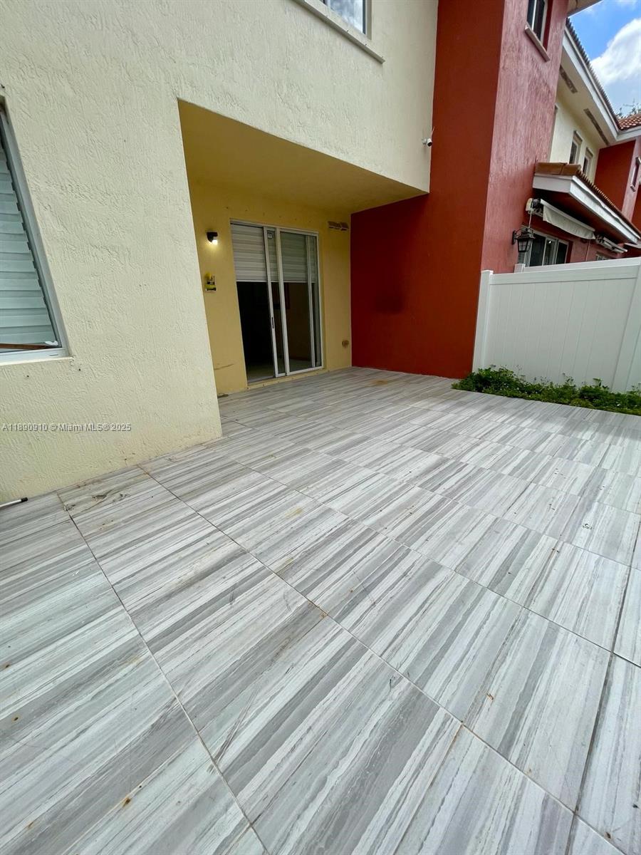 VILLAS AT OAK HAMMOCK - Residential Lease