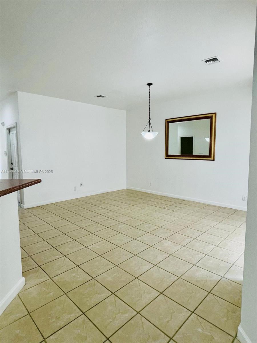 VILLAS AT OAK HAMMOCK - Residential Lease