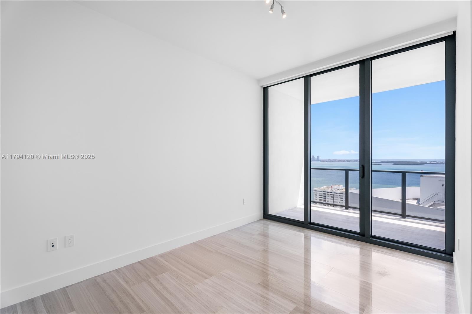 ECHO BRICKELL CONDO - Residential