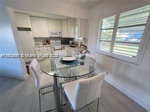 SHERIDAN LAKES CONDO HOUS - Residential