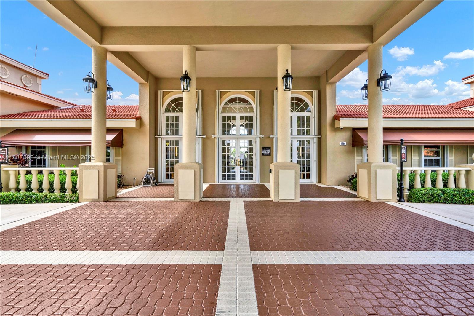 TOWNGATE CONDO SEVEN - Residential