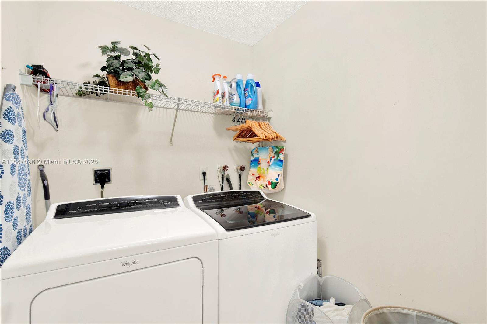 TOWNGATE CONDO SEVEN - Residential