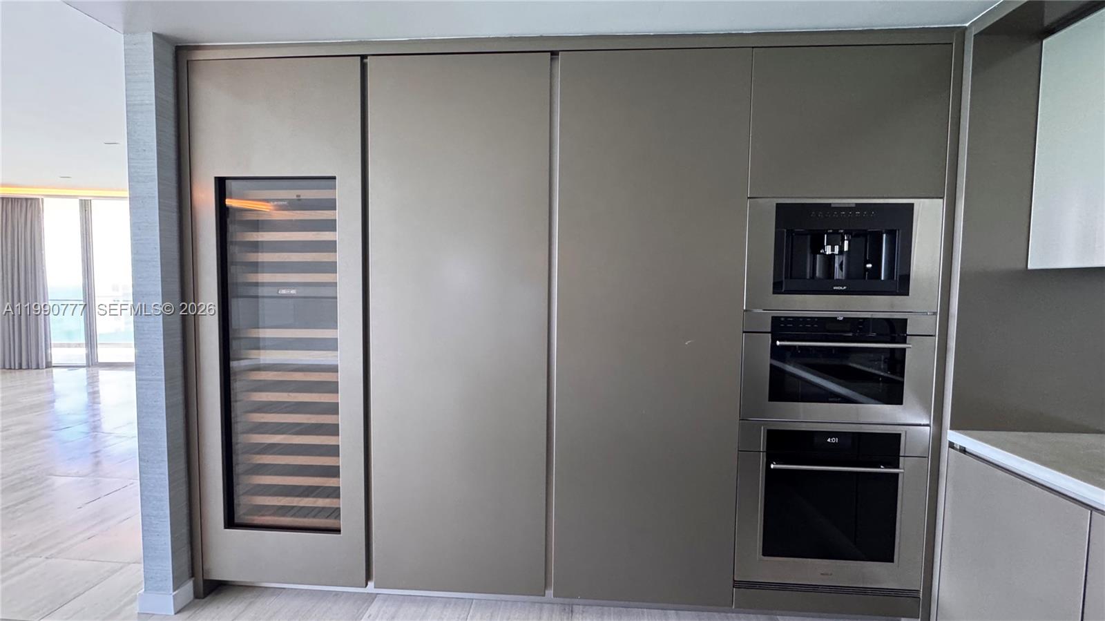 18975 Collins Ave 2500