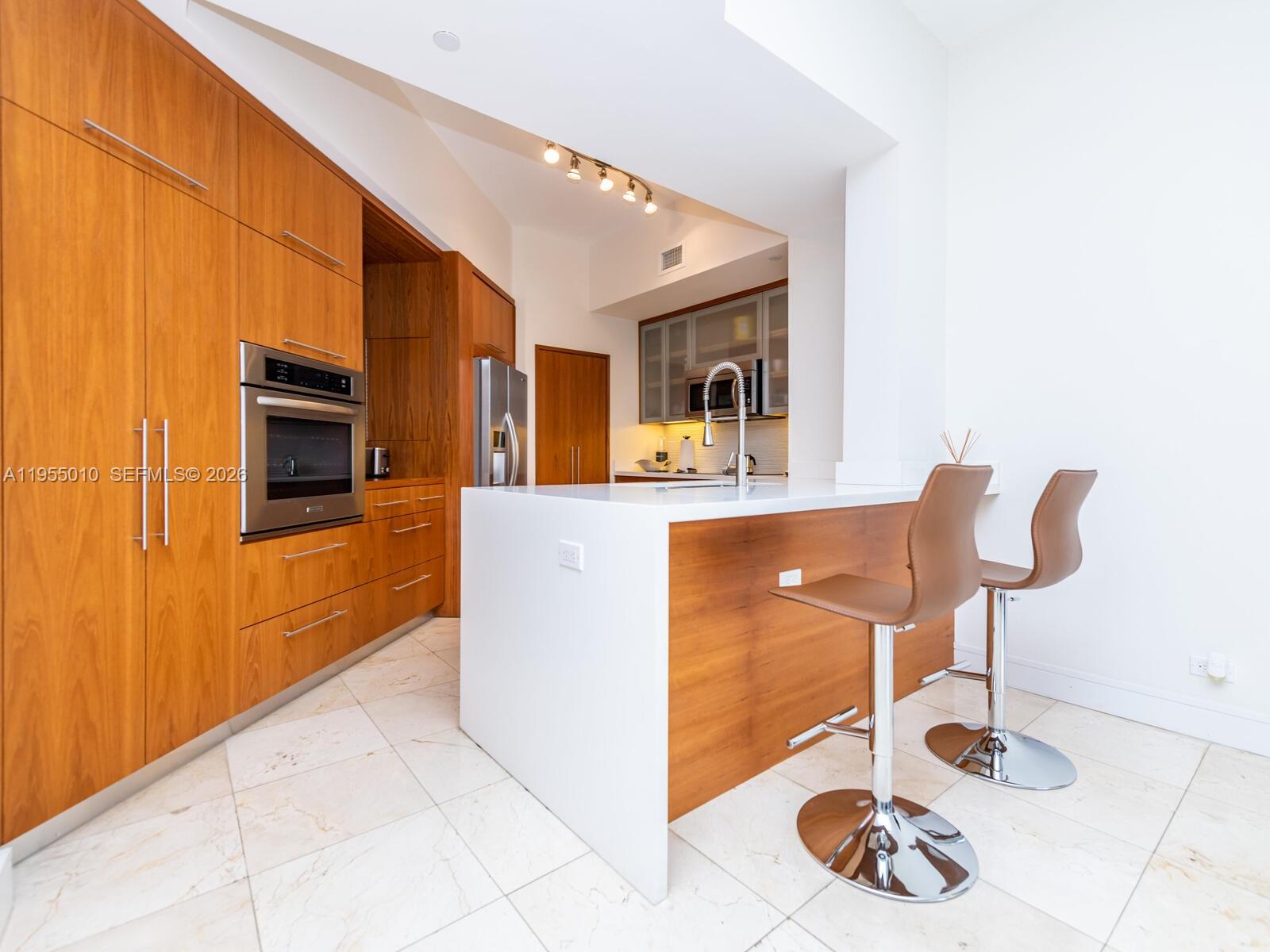 888 Brickell Key Dr 210