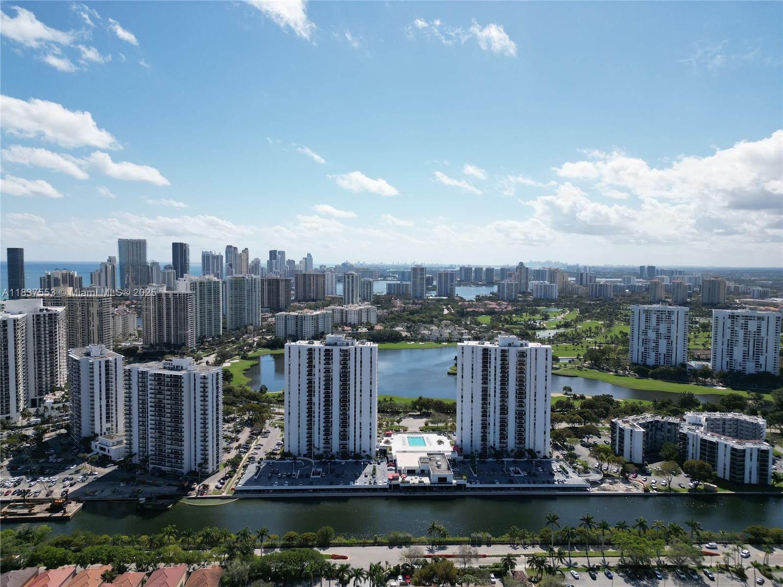 Beautiful 1/1 APT PLUS 1/2 BATH ,spacious Kitchen , bedroom and Living Room open view to Balcony, intracoastal, 24 h. Doorman, Marble lobby, New decoration, Best location in Aventura ACROSS TURNBERRY RESORT. All Amenities, heating pool and jacuzzi, Gym, sauna, ballroom, BBQ area.