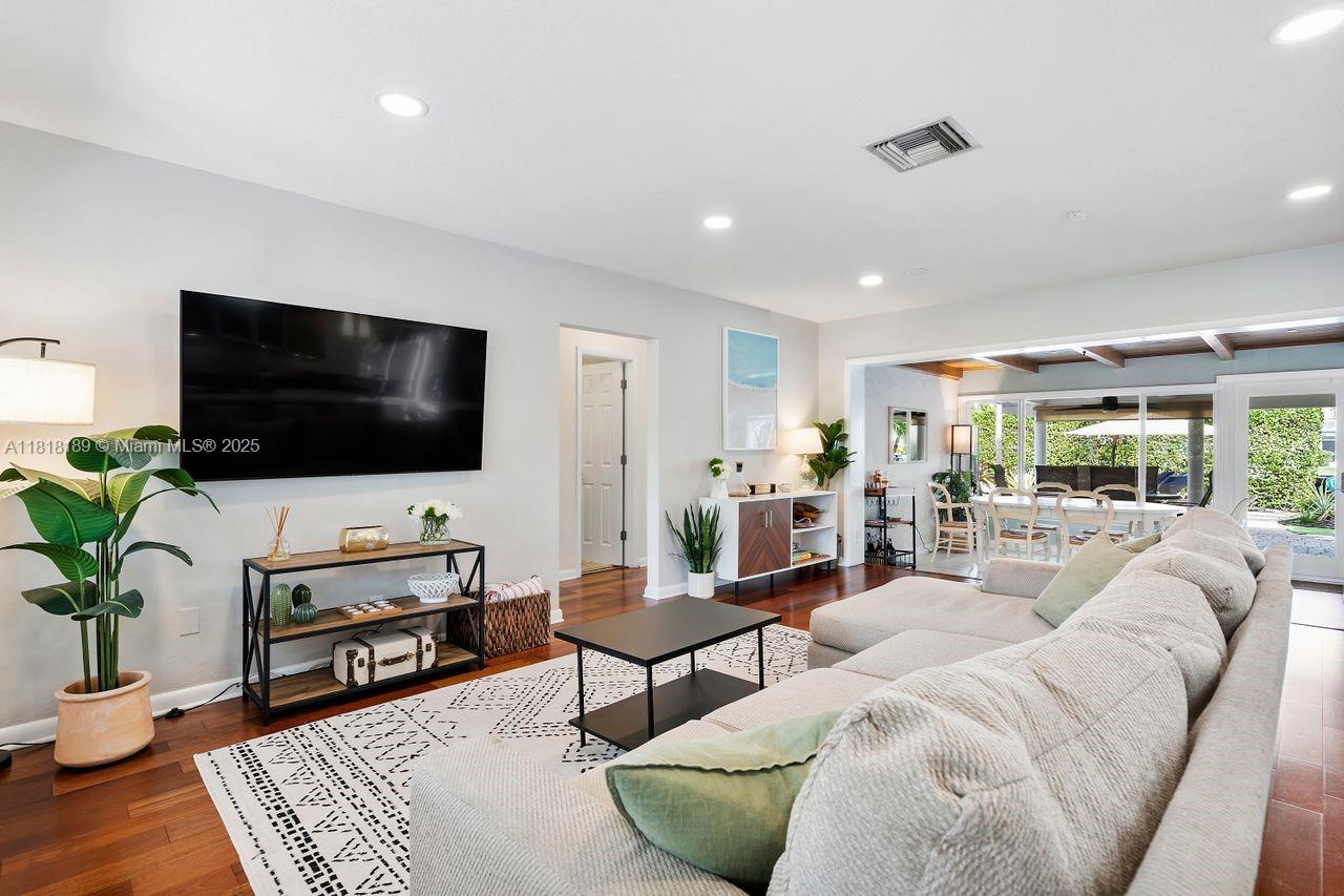 MIDDLE RIVER ESTATES - Residential