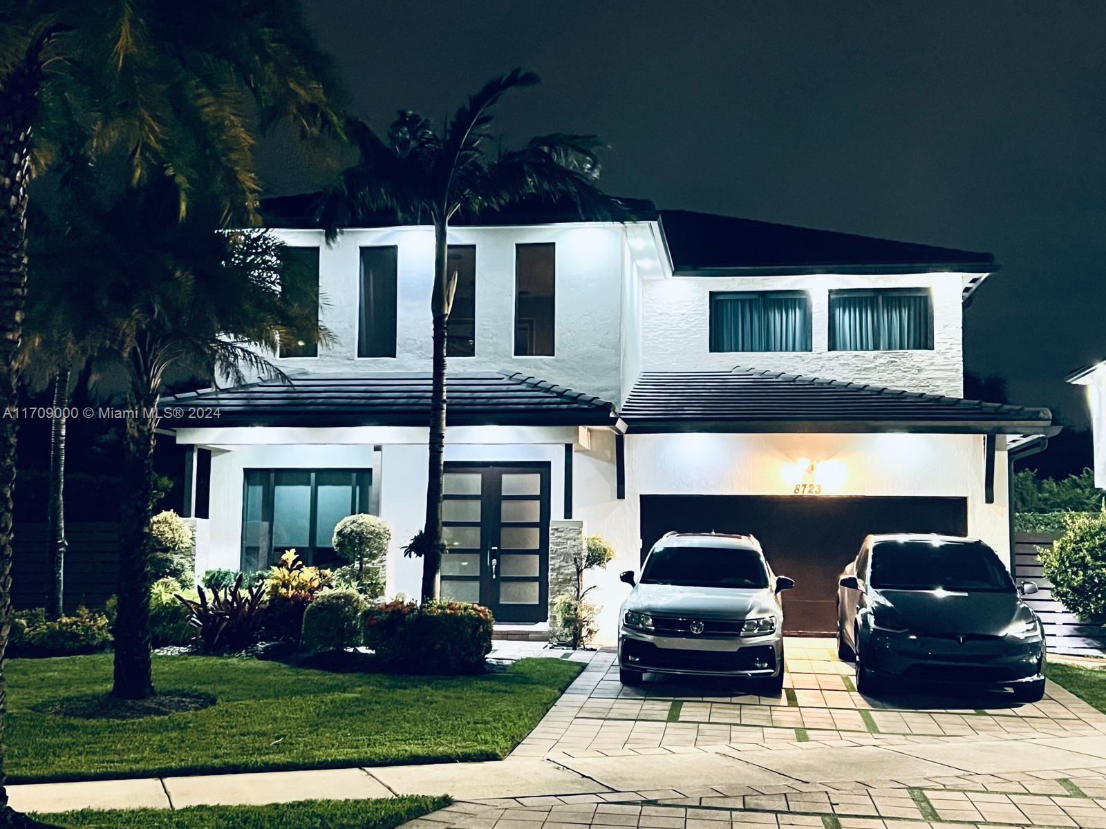 Property for Sale at 8723 Nw 161 Ter, Miami Lakes, Miami-Dade County, Florida - Bedrooms: 4 
Bathrooms: 3  - $1,299,000