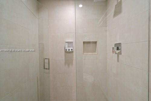 COSTA HOLLYWOOD CONDO - Residential