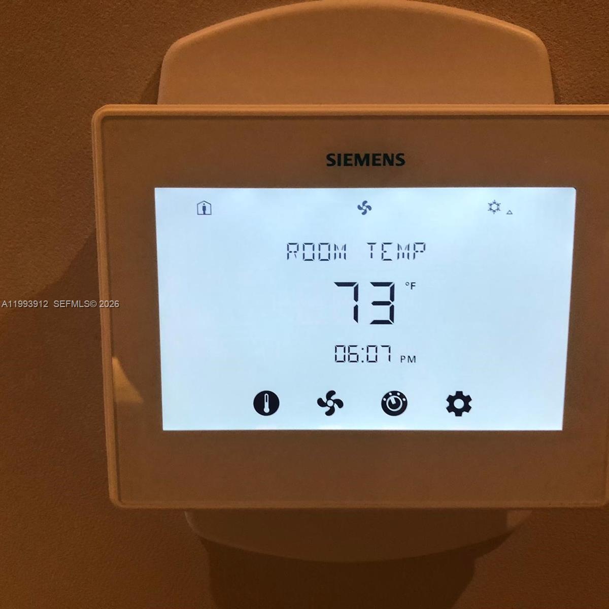 SLS LUX BRICKELL HOTEL - Residential