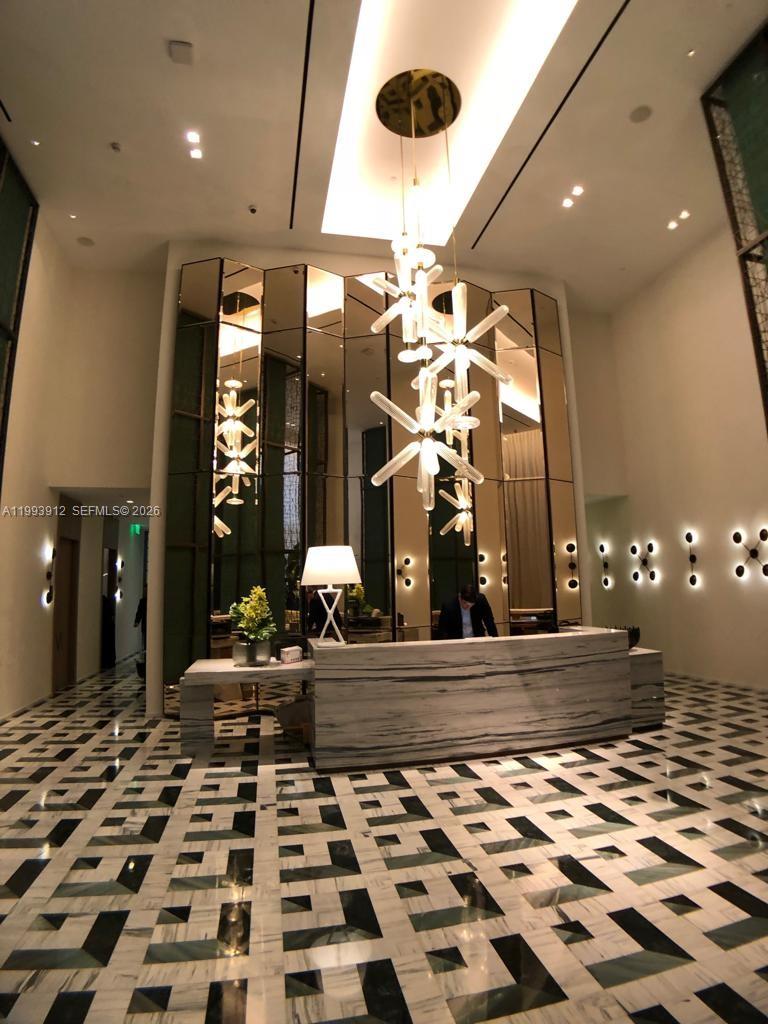 SLS LUX BRICKELL HOTEL - Residential