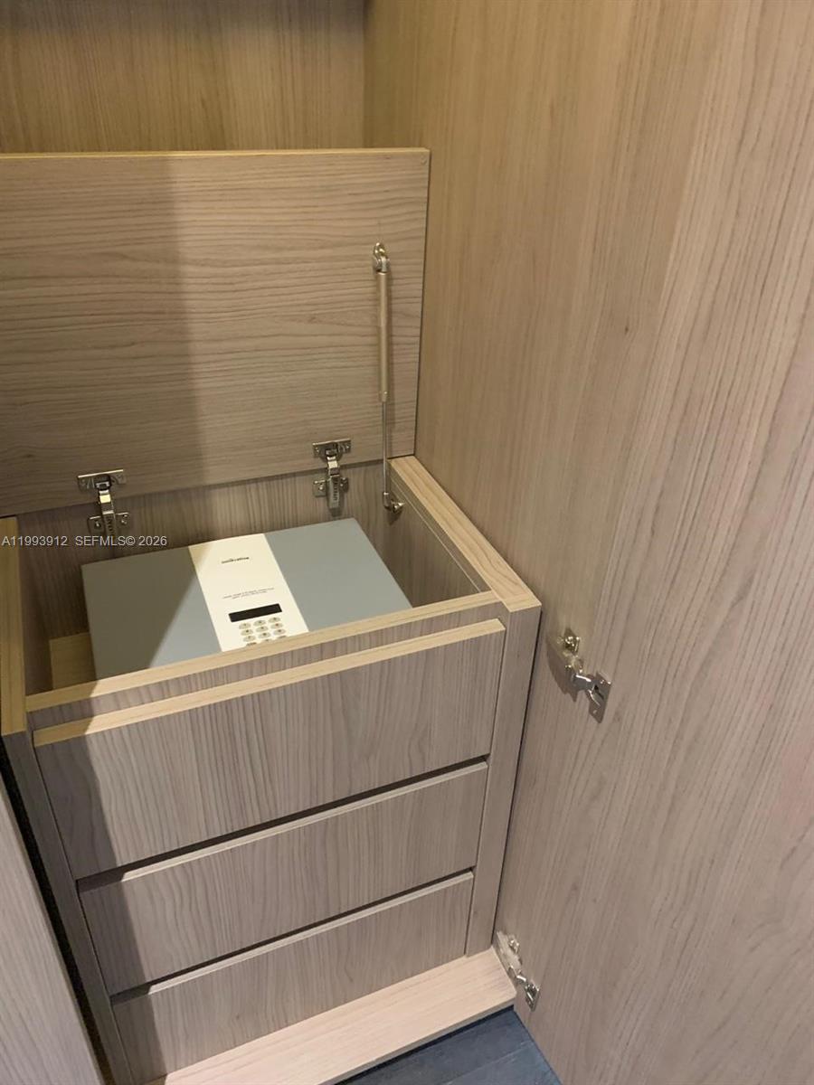 SLS LUX BRICKELL HOTEL - Residential