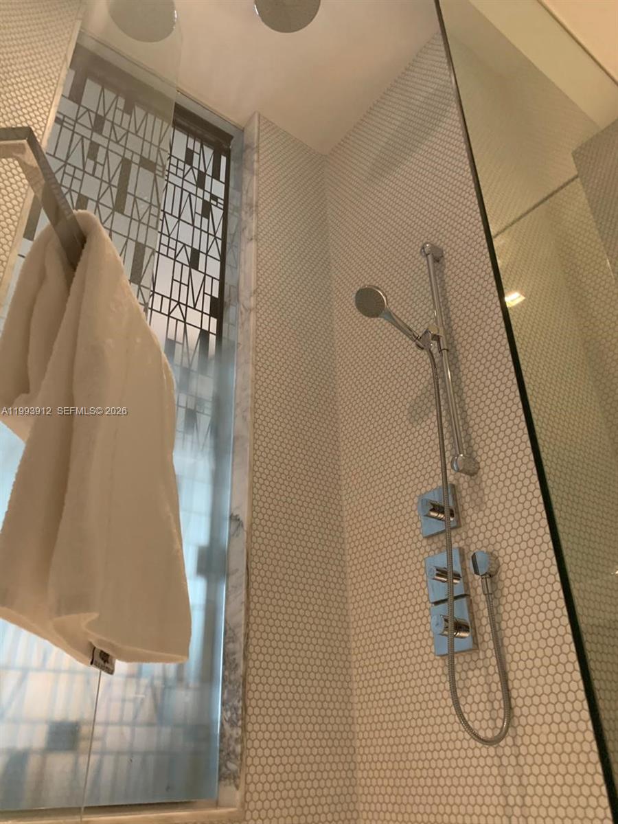 SLS LUX BRICKELL HOTEL - Residential