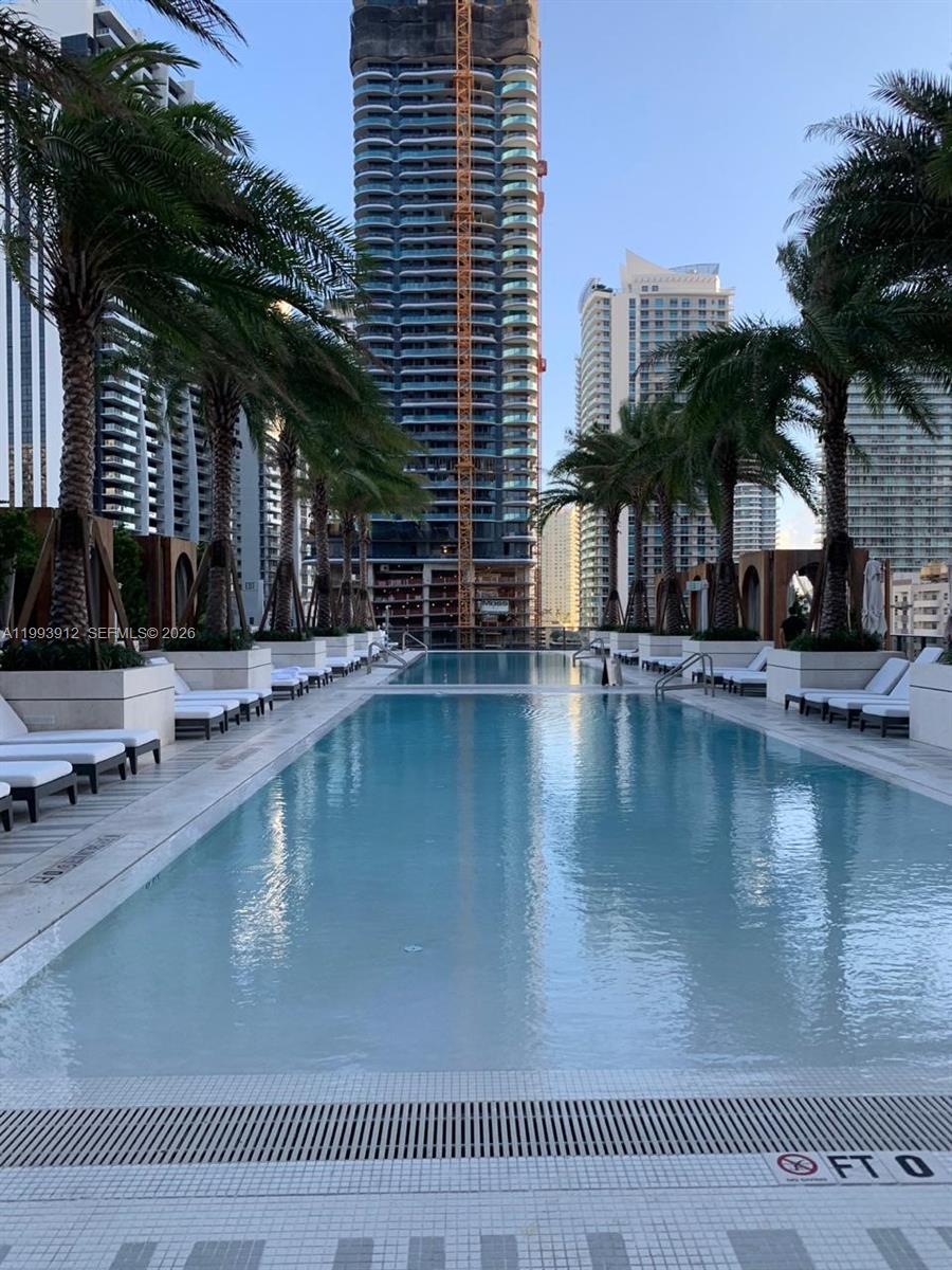 SLS LUX BRICKELL HOTEL - Residential