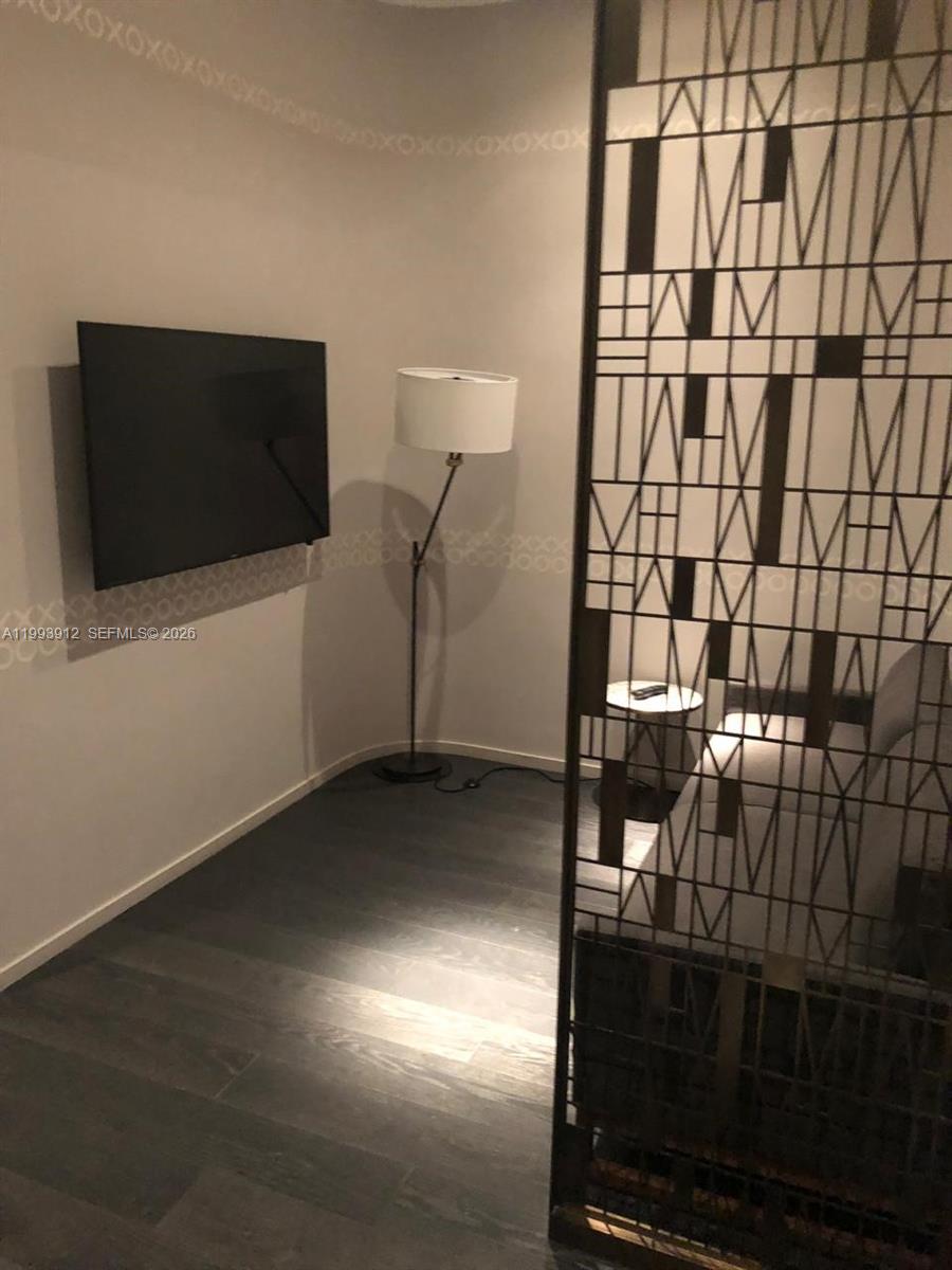 SLS LUX BRICKELL HOTEL - Residential