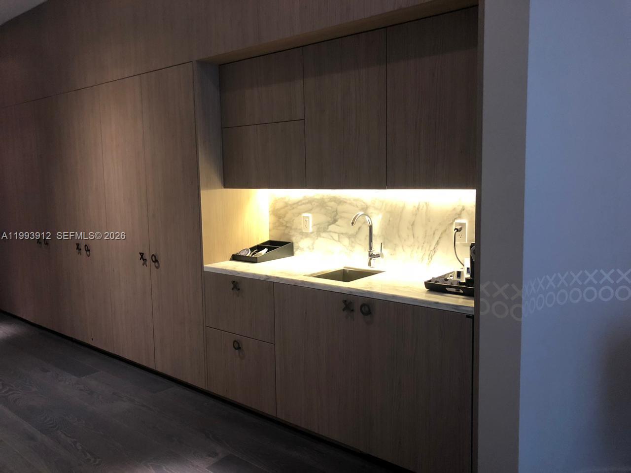 SLS LUX BRICKELL HOTEL - Residential