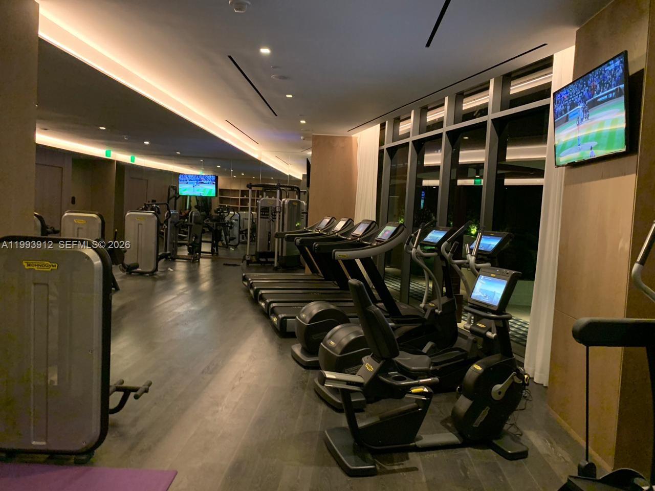 SLS LUX BRICKELL HOTEL - Residential