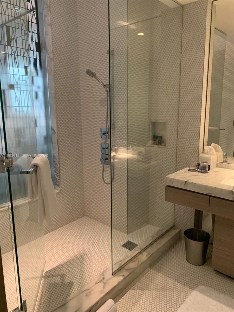 SLS LUX BRICKELL HOTEL - Residential