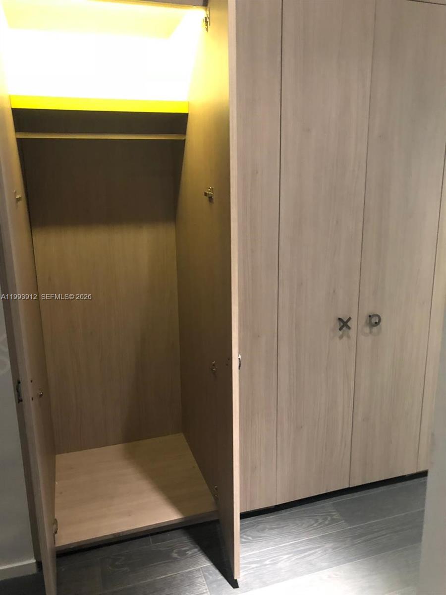 SLS LUX BRICKELL HOTEL - Residential