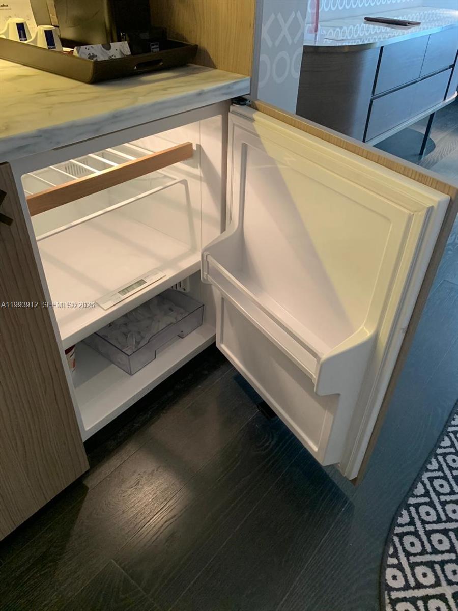 SLS LUX BRICKELL HOTEL - Residential