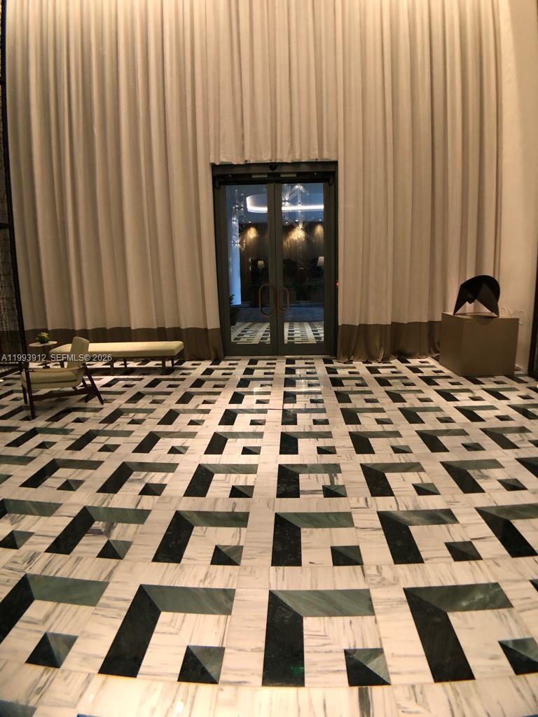 SLS LUX BRICKELL HOTEL - Residential