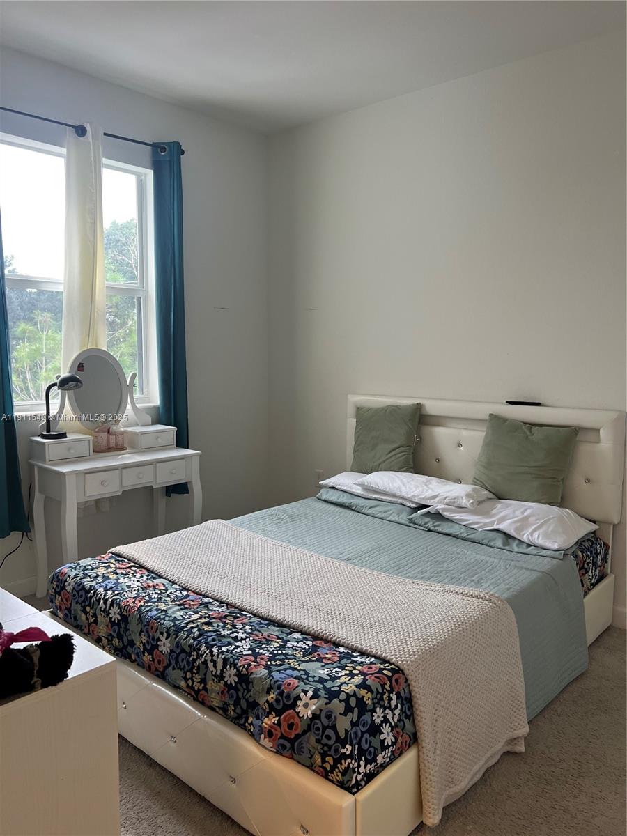 STEIN ASSEMBLAGE - Residential Lease