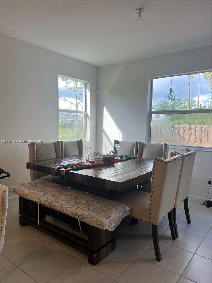 STEIN ASSEMBLAGE - Residential Lease