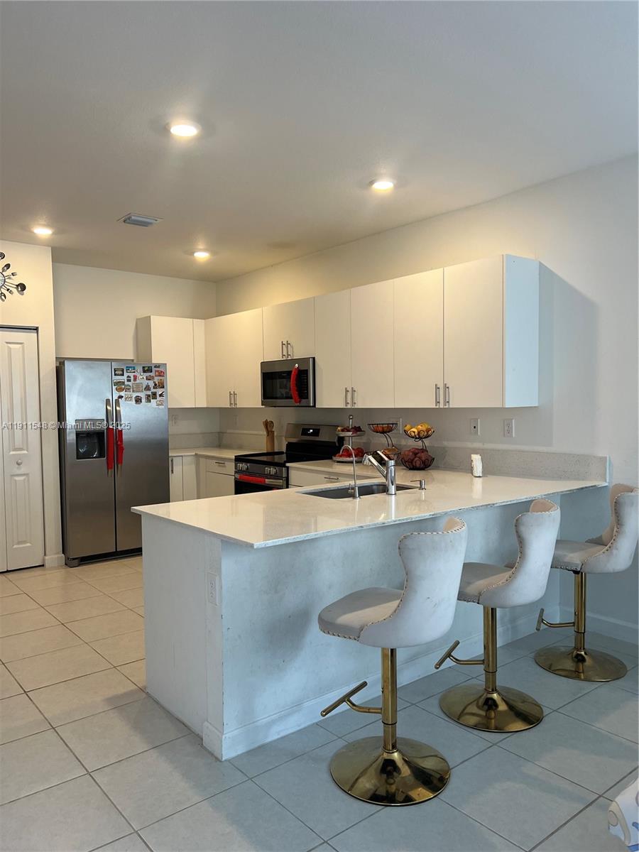 STEIN ASSEMBLAGE - Residential Lease