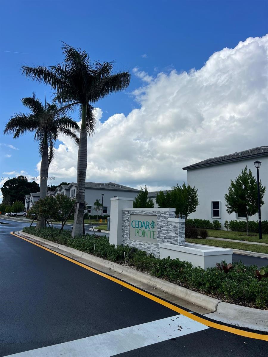 STEIN ASSEMBLAGE - Residential Lease