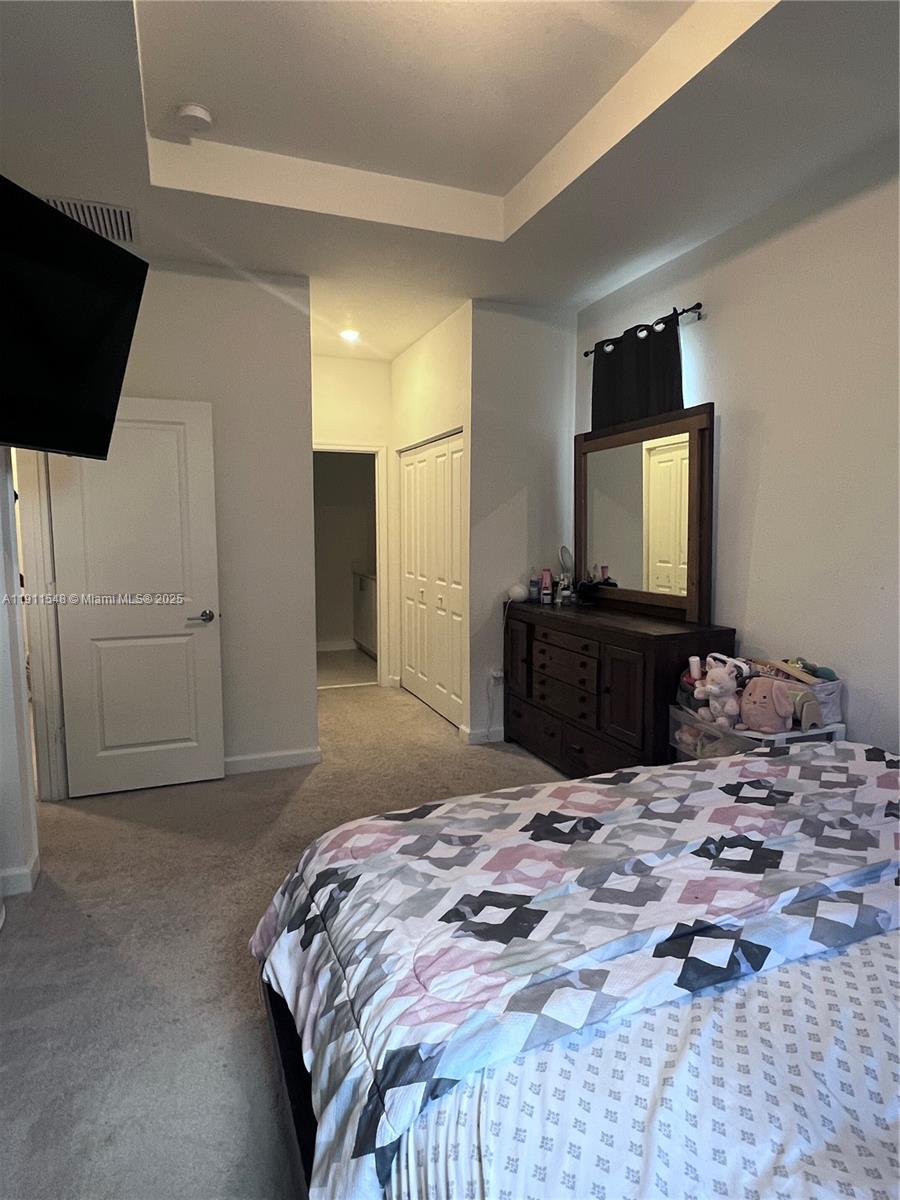 STEIN ASSEMBLAGE - Residential Lease