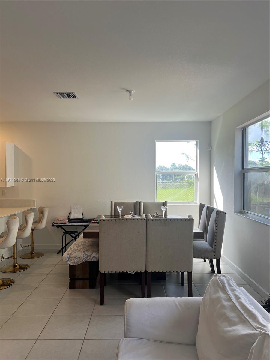 STEIN ASSEMBLAGE - Residential Lease