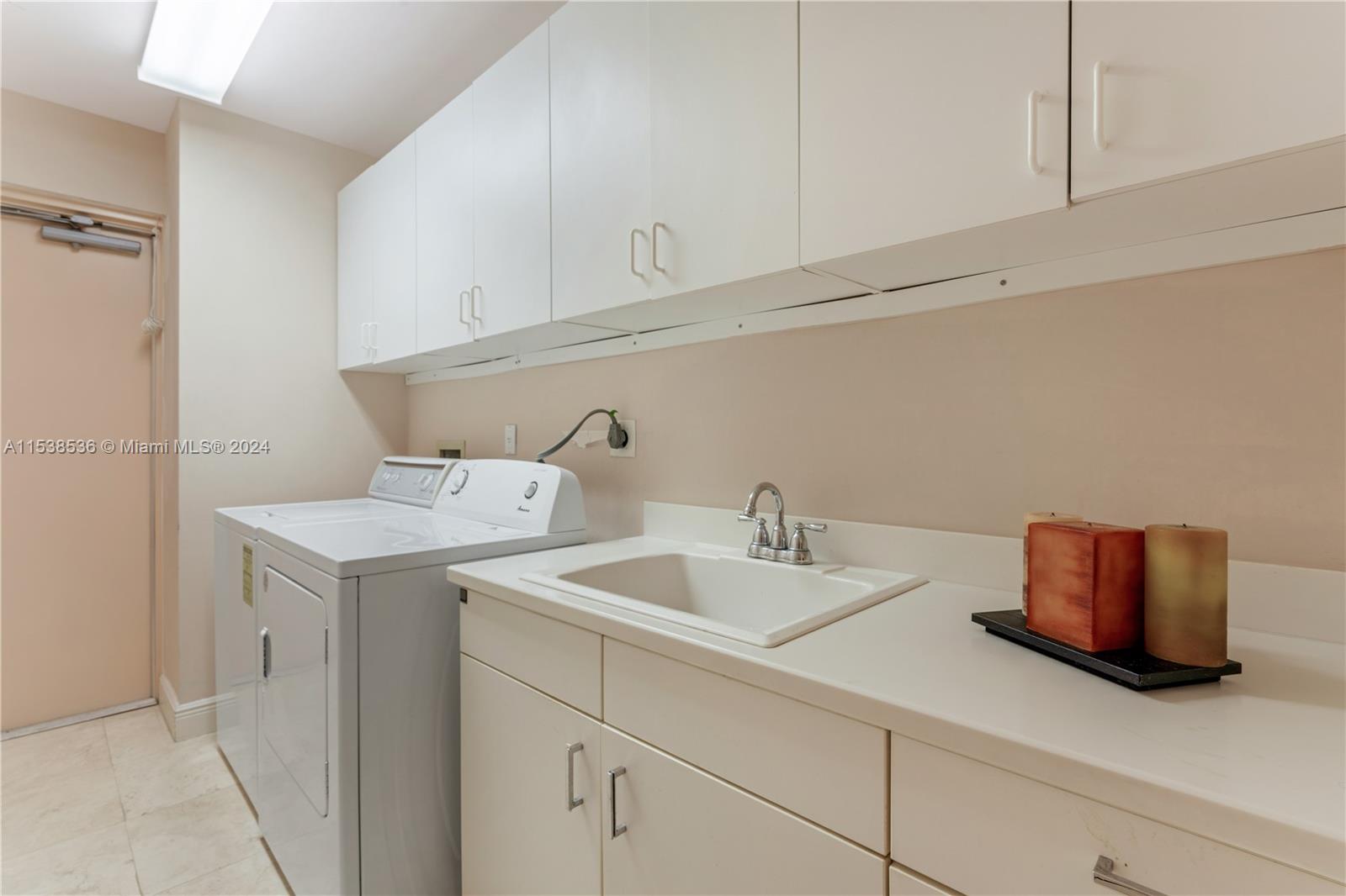 DEERING BAY CONDO II - Residential