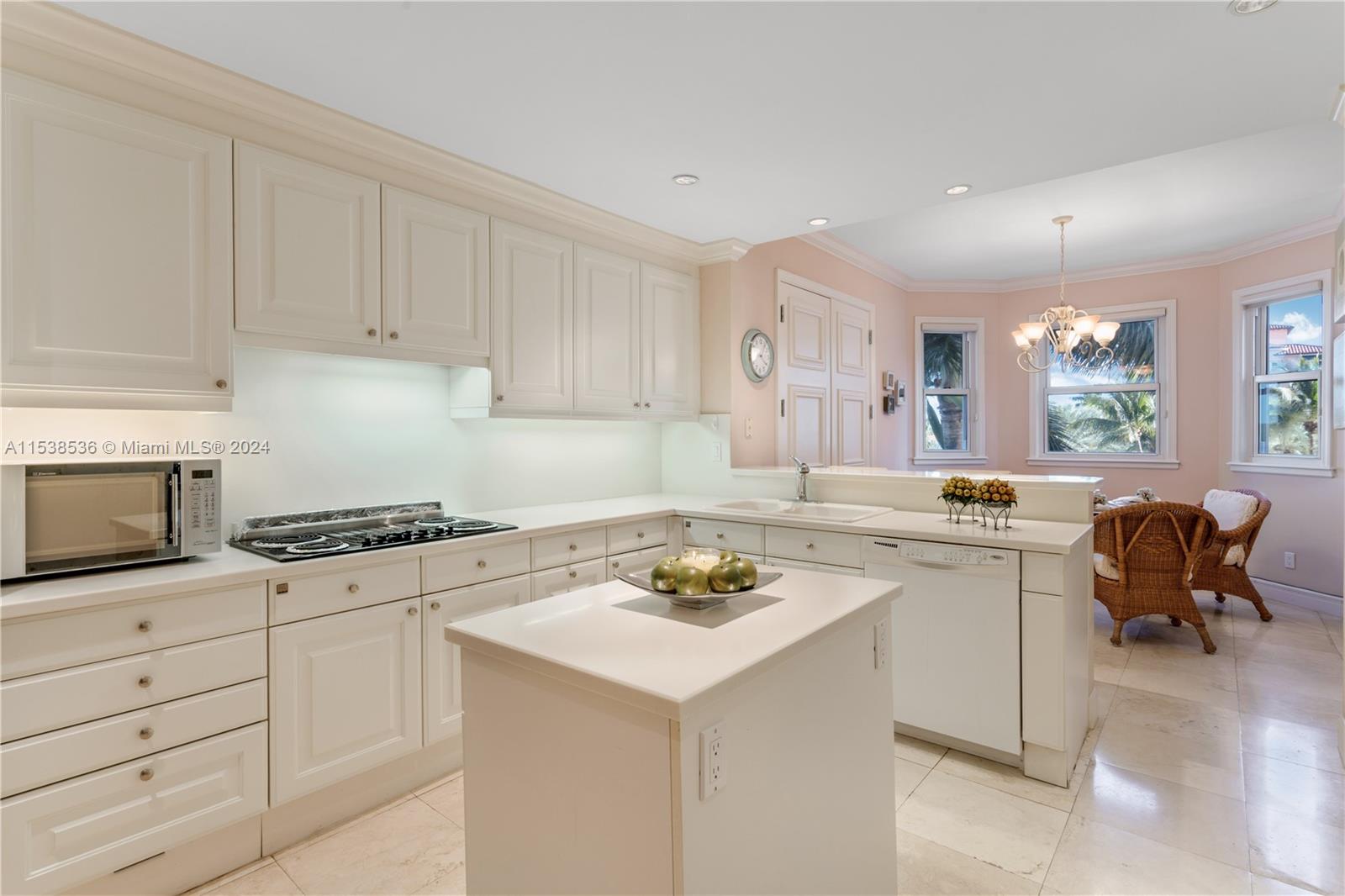 DEERING BAY CONDO II - Residential