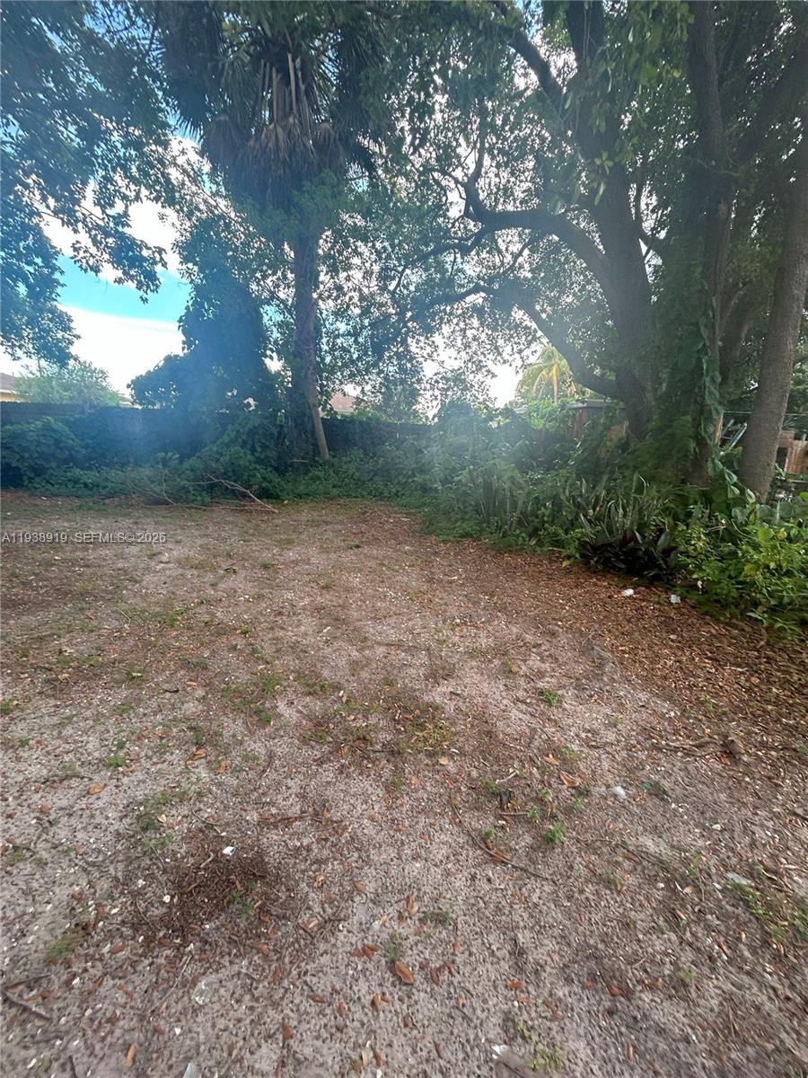 ELEANOR PARK - Residential