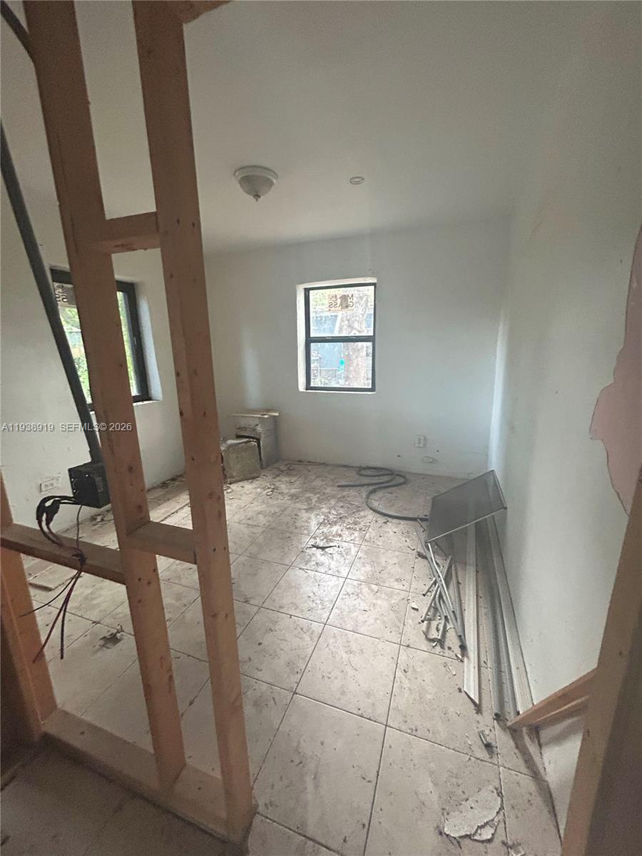 ELEANOR PARK - Residential