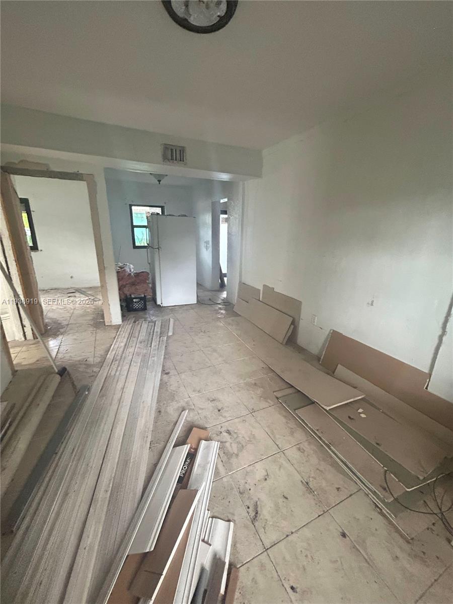 ELEANOR PARK - Residential