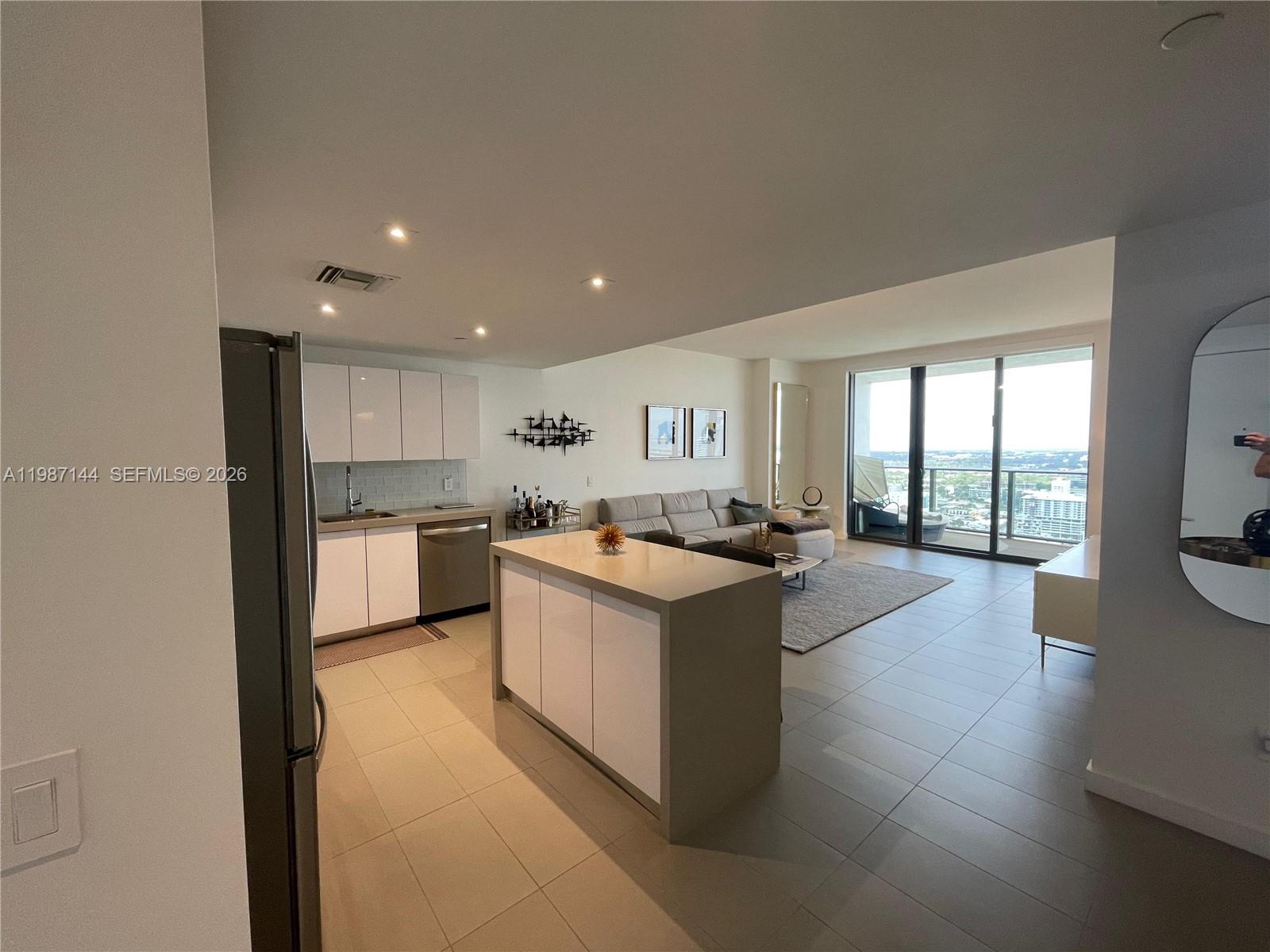 CANVAS CONDO - Residential Lease