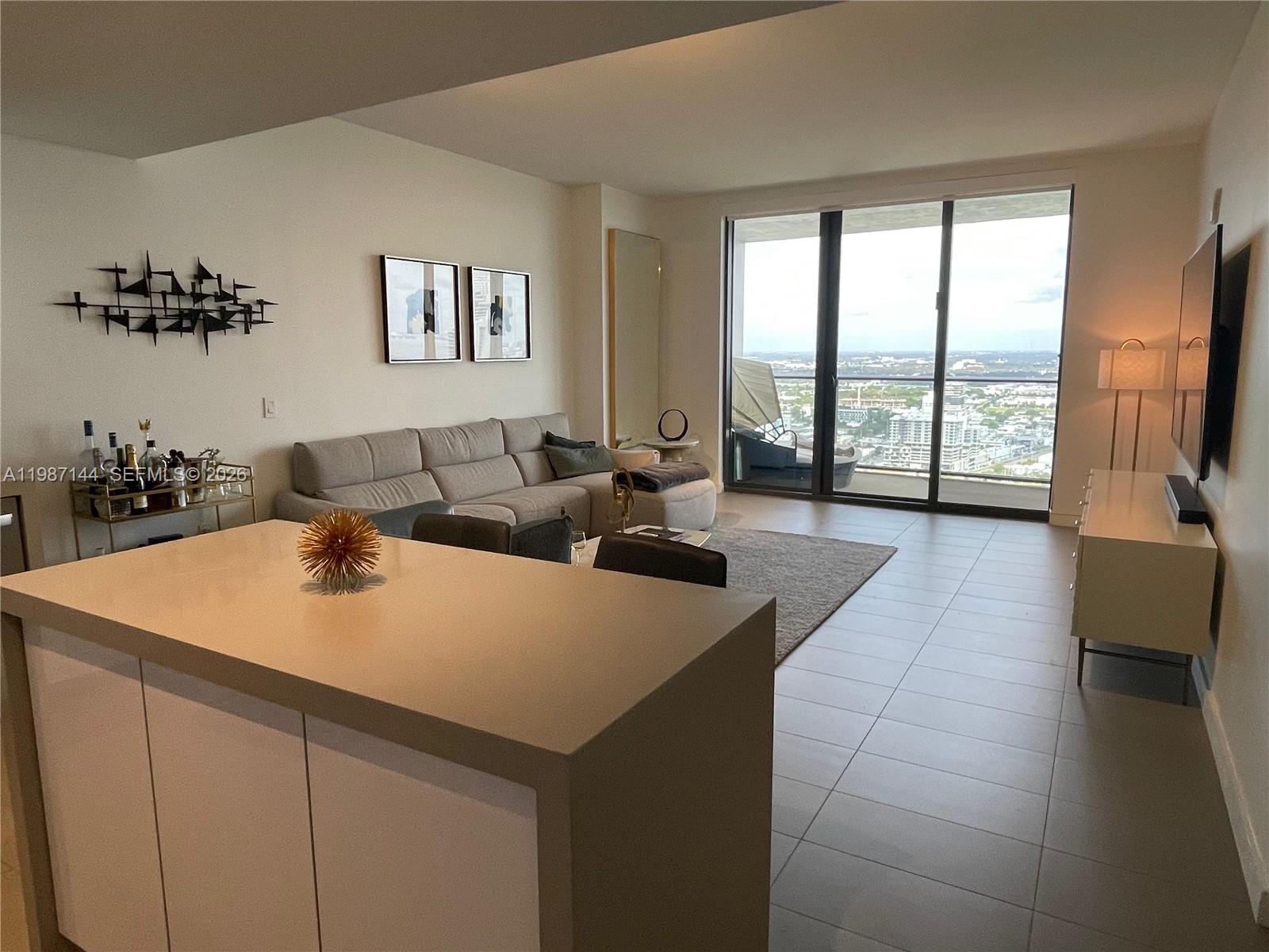 CANVAS CONDO - Residential Lease